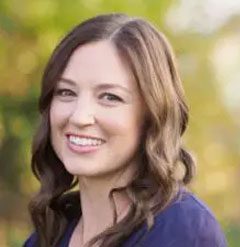 Lisa Boshell bio photo